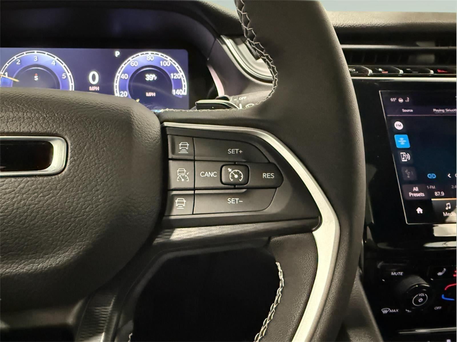 2025 Jeep Grand Cherokee GRAND CHEROKEE LAREDO X 4X4