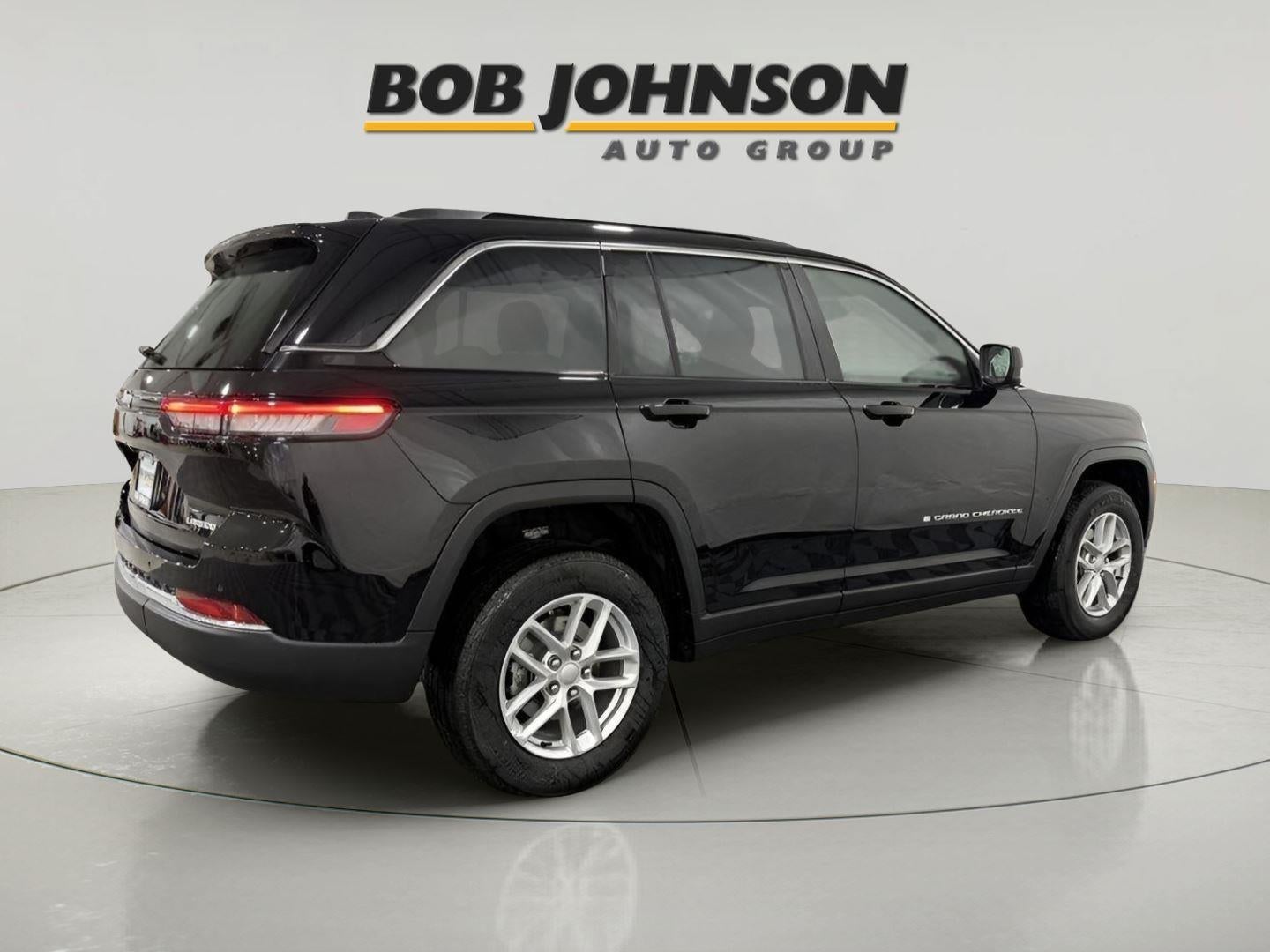 2025 Jeep Grand Cherokee GRAND CHEROKEE LAREDO X 4X4