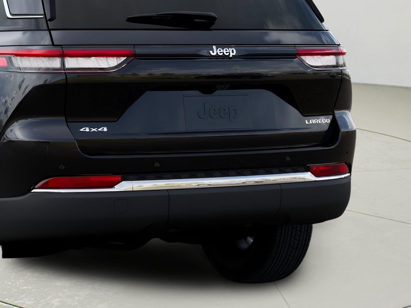 2026 Jeep Grand Cherokee GRAND CHEROKEE LAREDO X 4X4