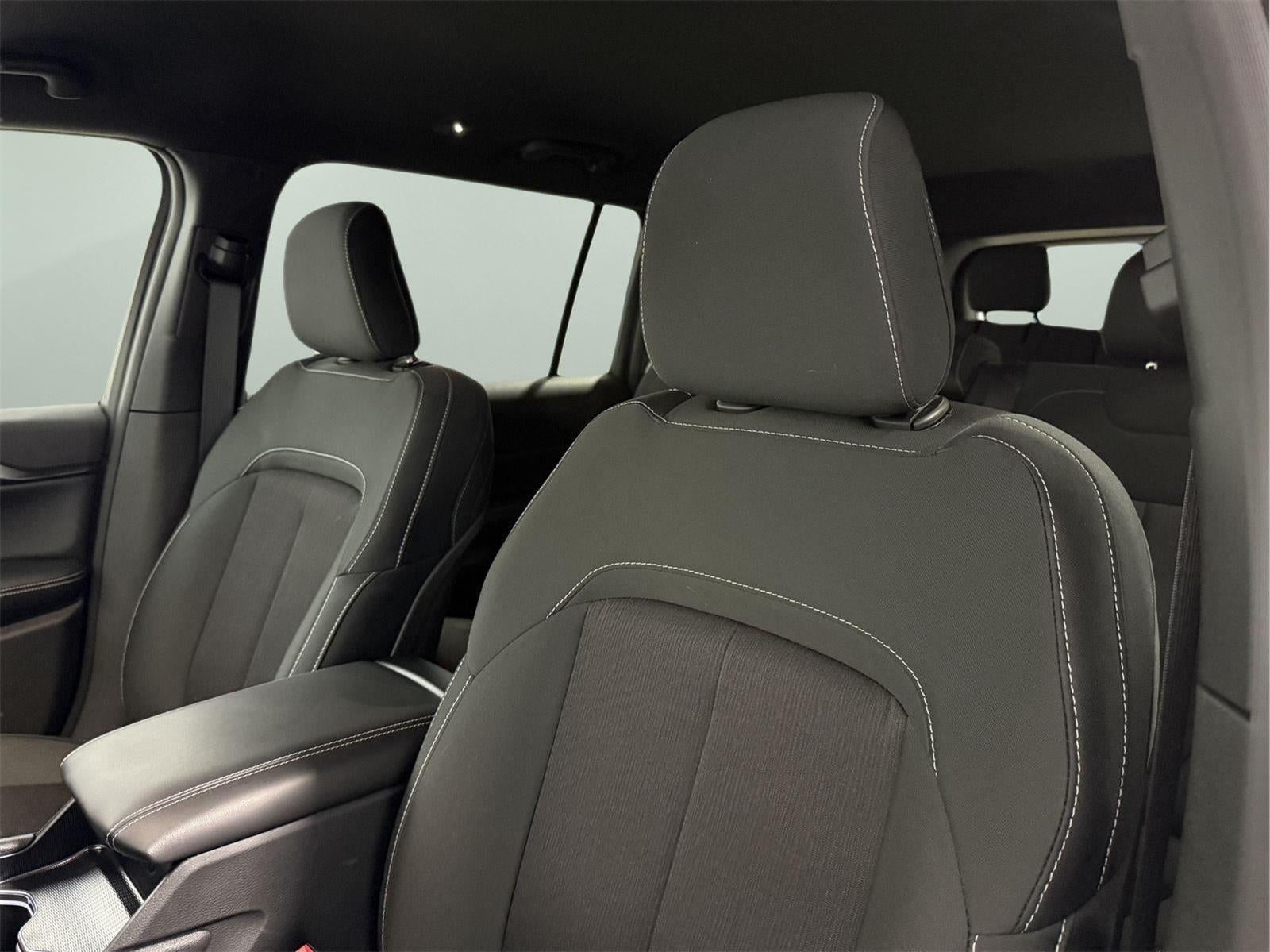 2026 Jeep Grand Cherokee GRAND CHEROKEE L LAREDO 4X4