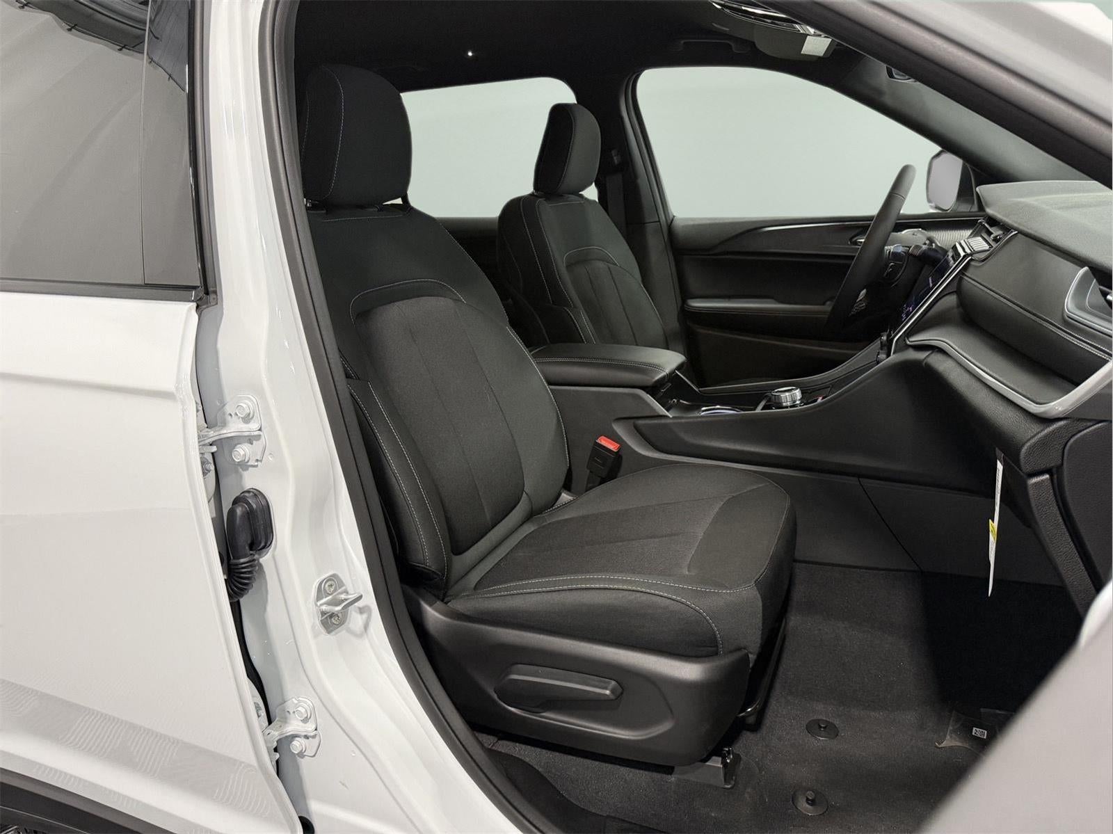 2026 Jeep Grand Cherokee GRAND CHEROKEE L LAREDO 4X4