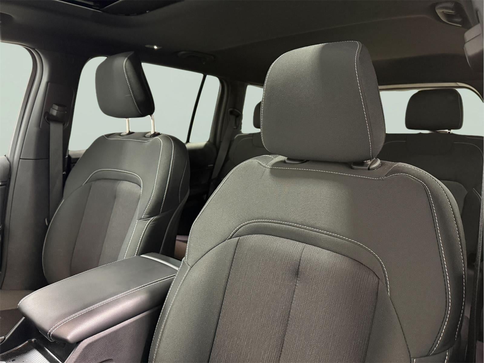 2025 Jeep Grand Cherokee GRAND CHEROKEE L LAREDO X 4X4