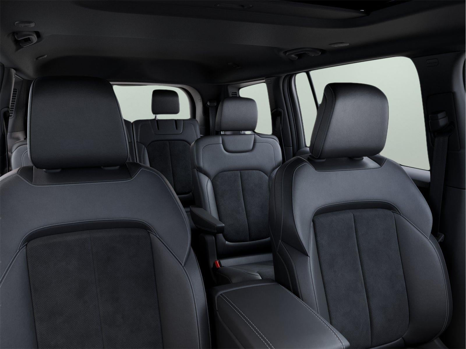 2026 Jeep Grand Cherokee GRAND CHEROKEE L LAREDO ALTITUDE 4X4