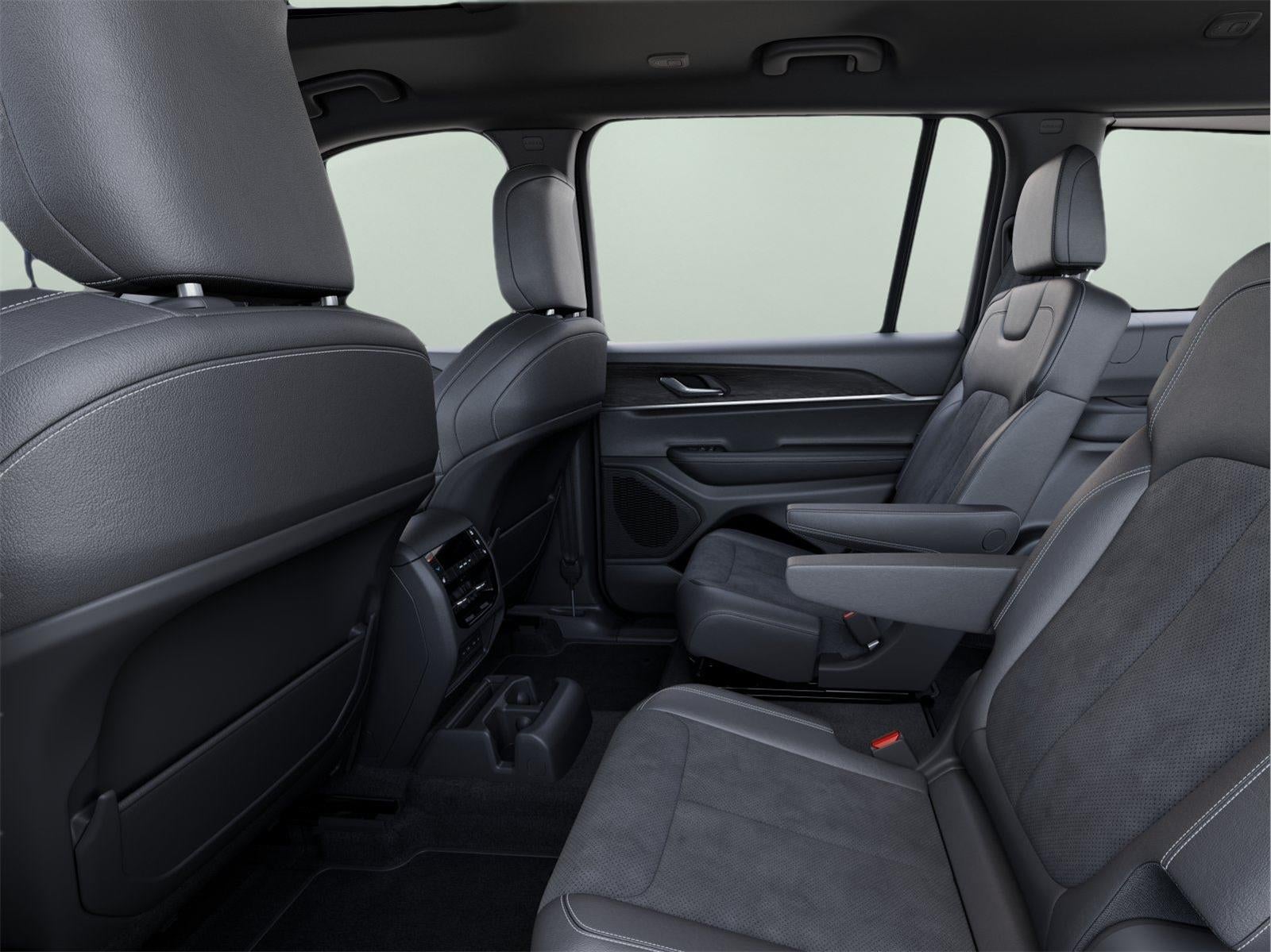 2026 Jeep Grand Cherokee GRAND CHEROKEE L LAREDO ALTITUDE 4X4