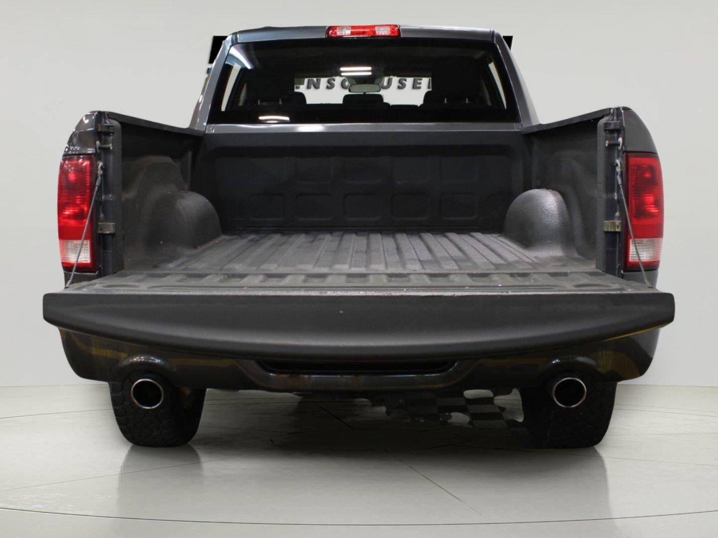 2017 RAM 1500 Express Crew Cab 4x4 5'7' Box