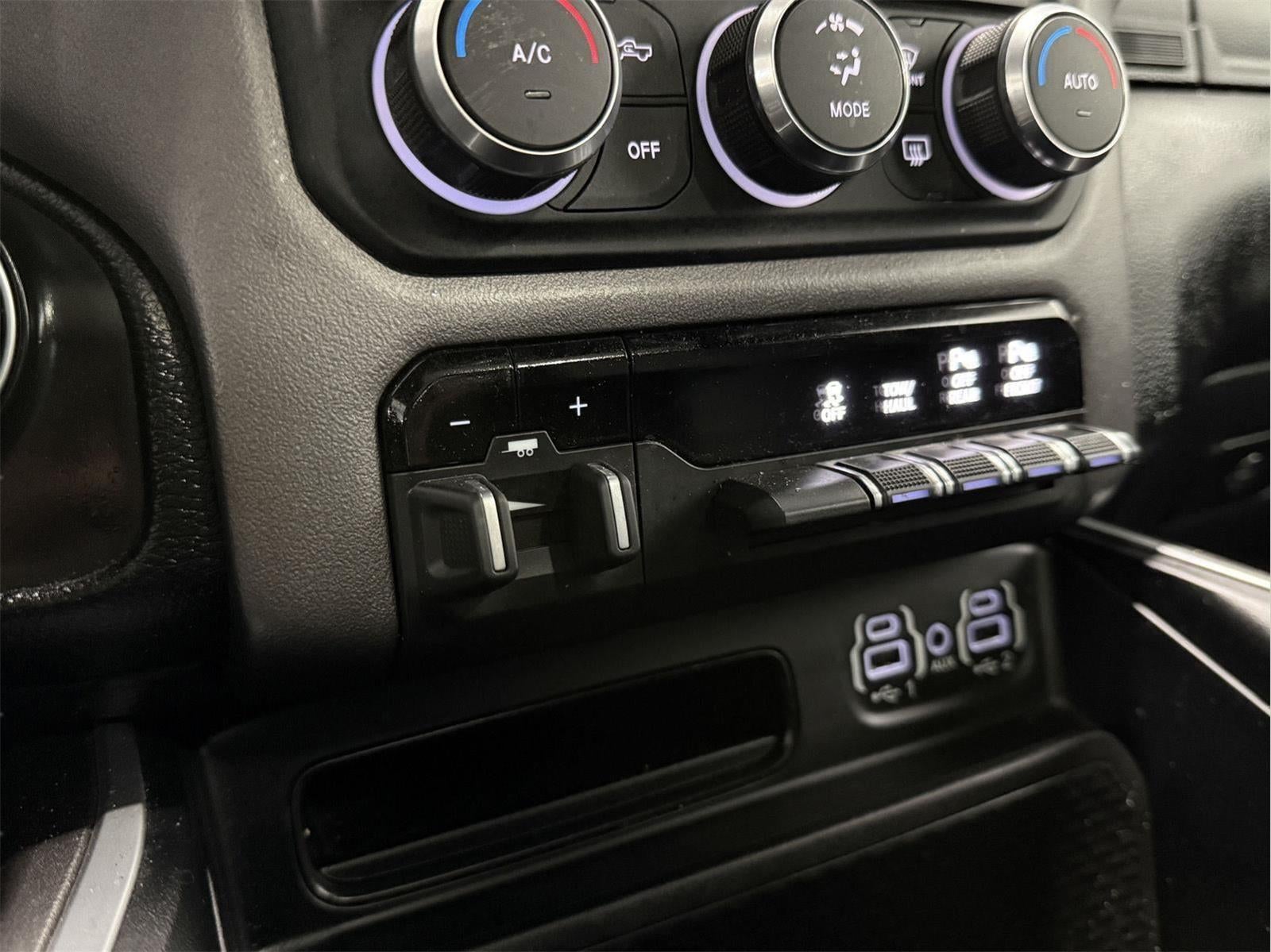 2022 RAM 1500 Big Horn Crew Cab 4x4 5'7' Box