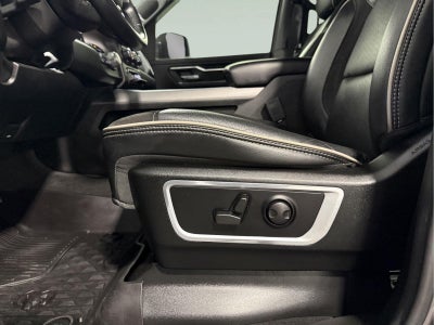 2022 RAM 1500 Laramie Crew Cab 4x4 5'7' Box