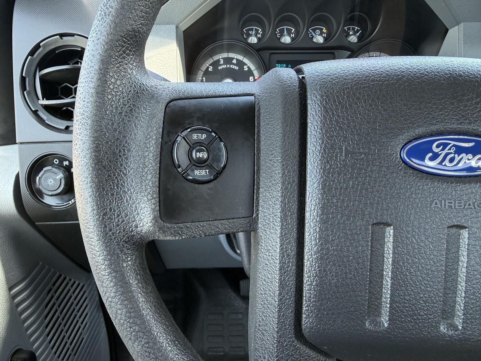 2015 Ford F-350 Chassis XL