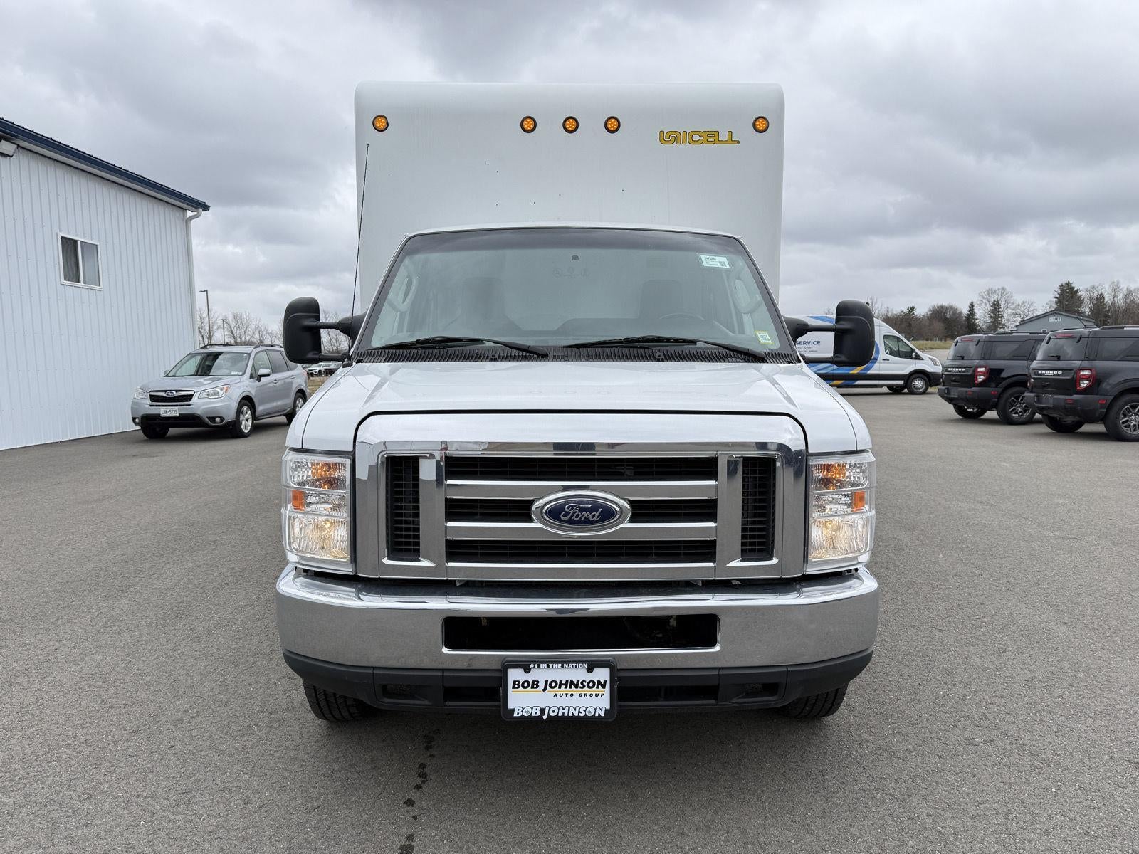 2019 Ford E-450 Cutaway E-450 DRW 158 WB