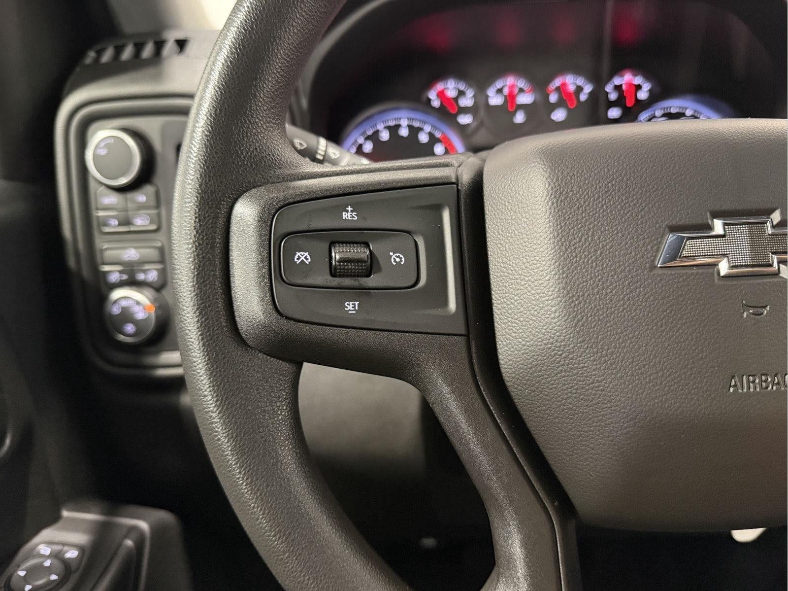 2021 Chevrolet Silverado 1500 4WD Double Cab Standard Bed Custom