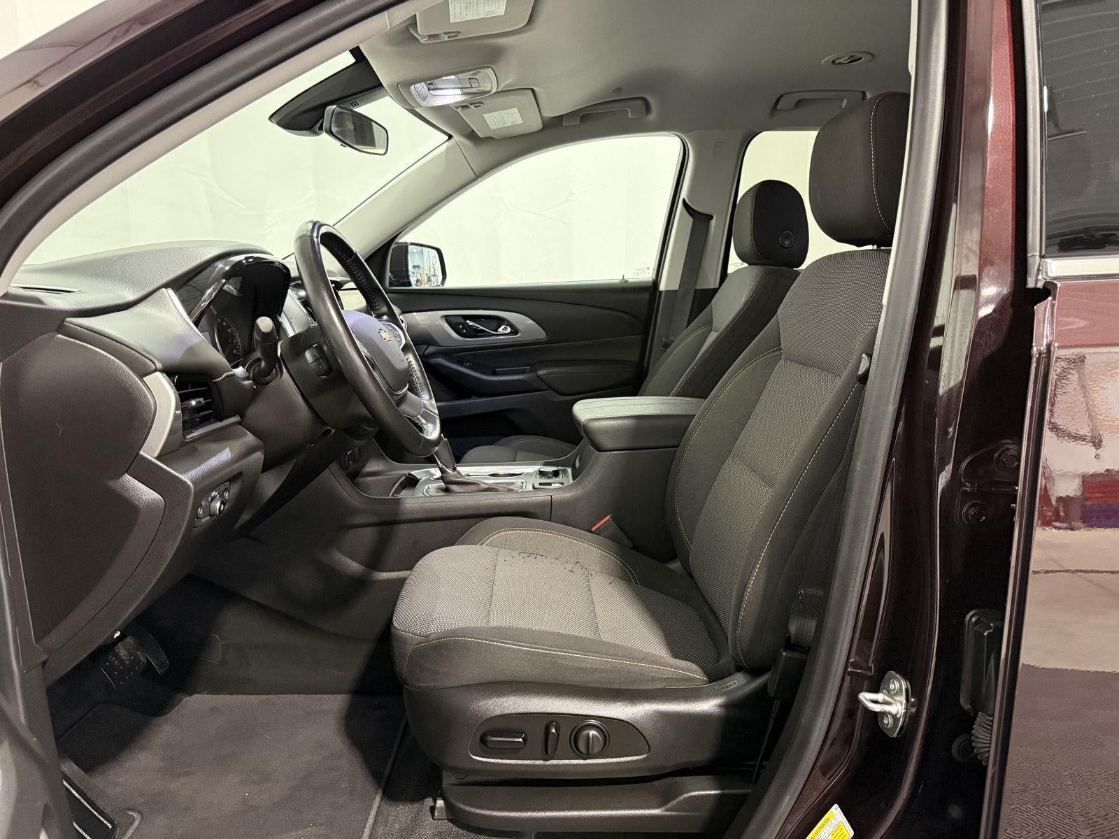 2020 Chevrolet Traverse AWD LT Cloth