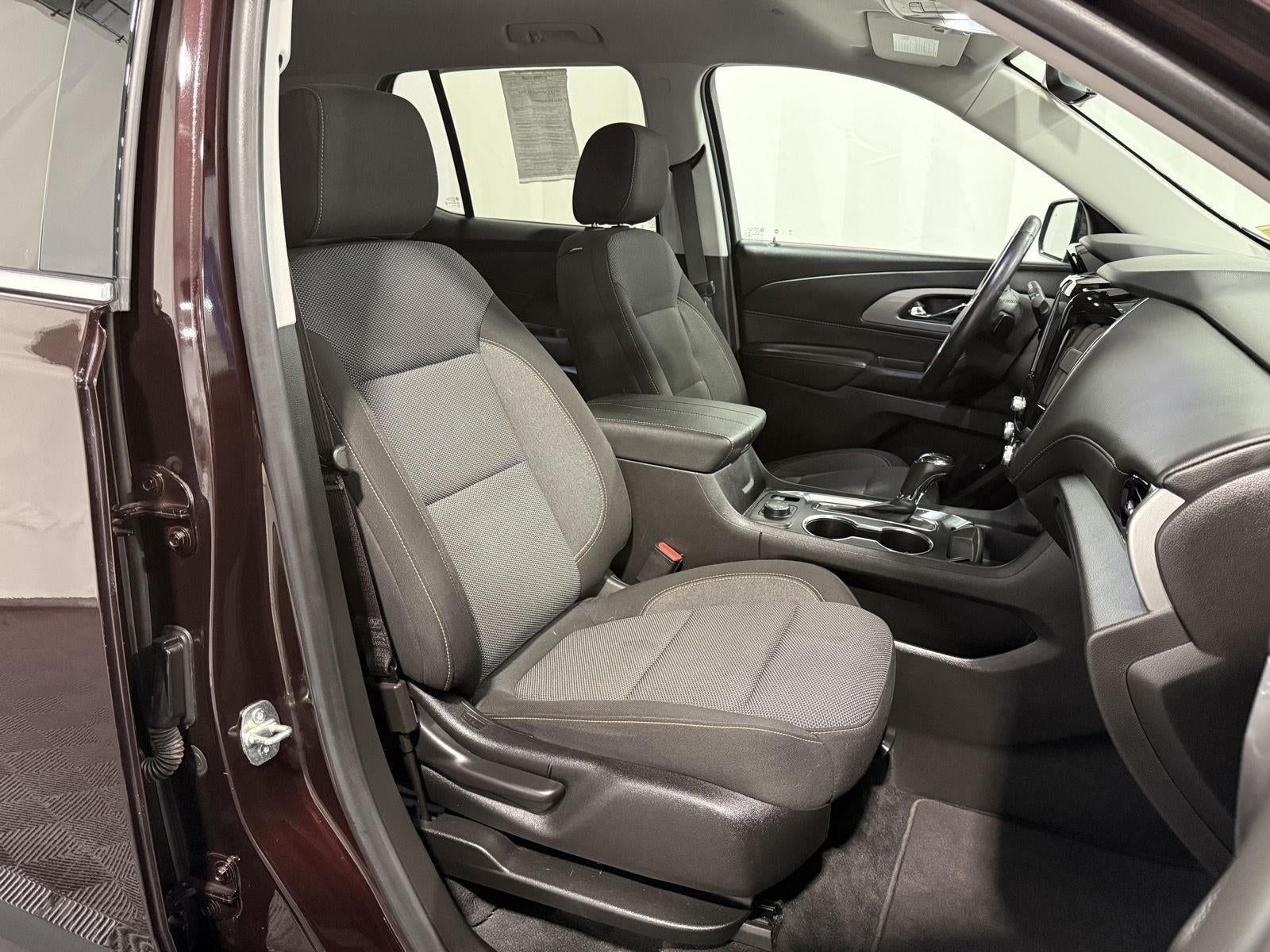 2020 Chevrolet Traverse AWD LT Cloth