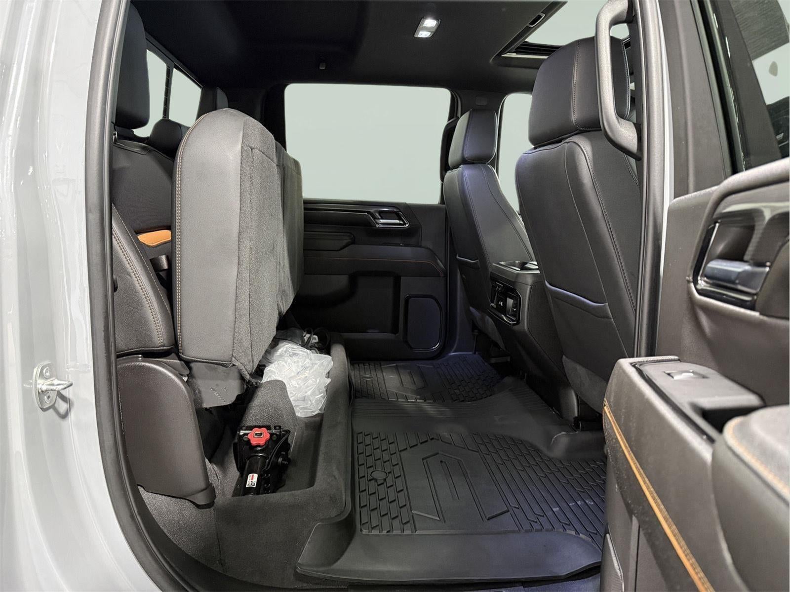 2024 GMC Sierra 3500HD 4WD Crew Cab Standard Bed AT4