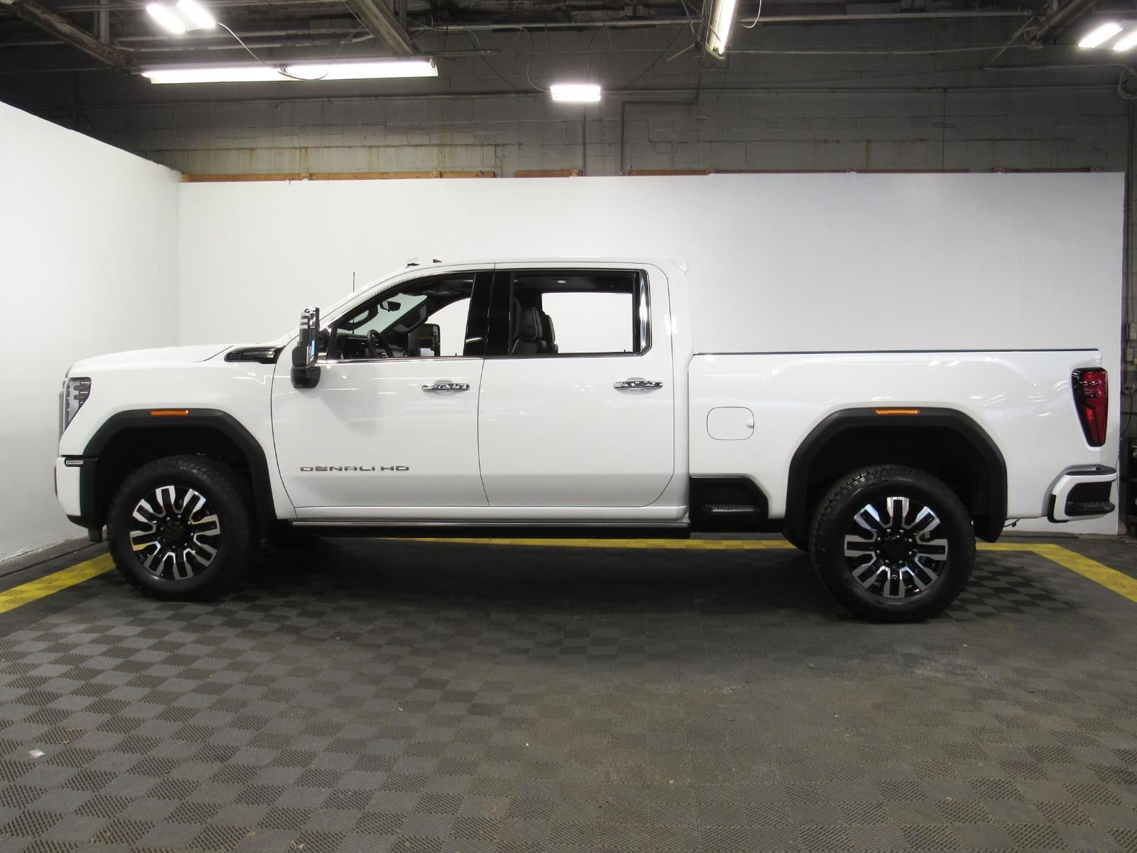 2024 GMC Sierra 2500HD 4WD Crew Cab Standard Bed Denali Ultimate