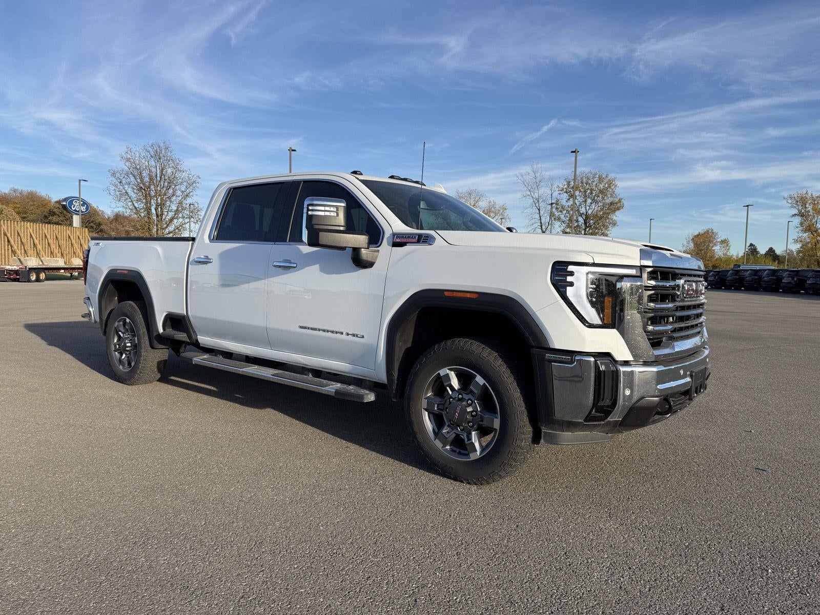 2025 GMC Sierra 2500HD Crew Cab, Standard Bed, SLT, 4WD