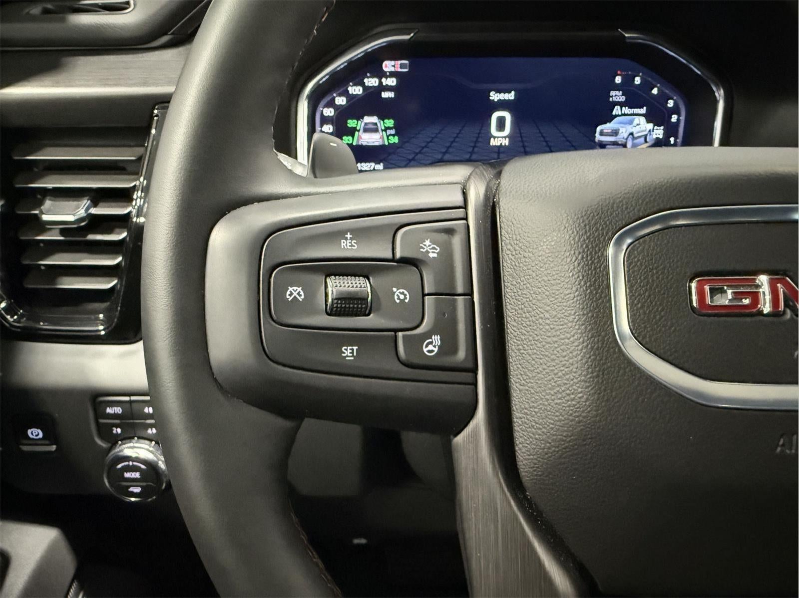 2025 GMC Sierra 1500 4WD Crew Cab Short Box AT4