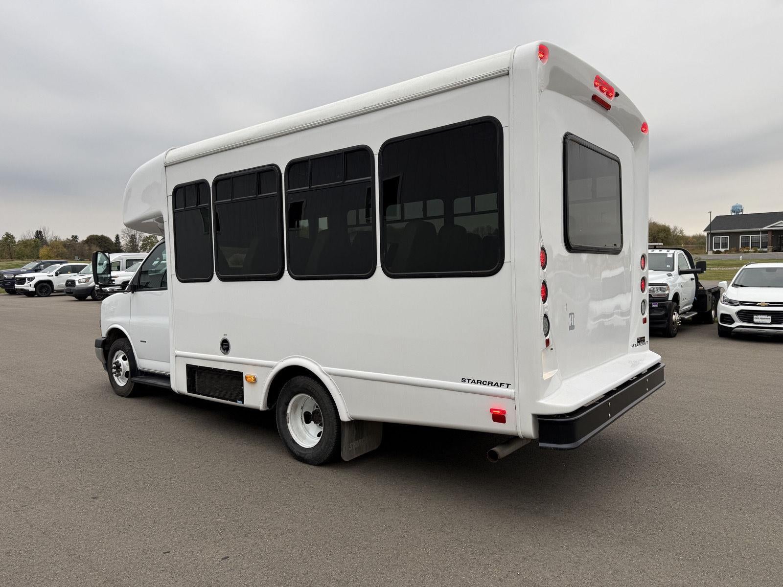 2023 Chevrolet Express Commercial Cutaway 3500 Van 139"