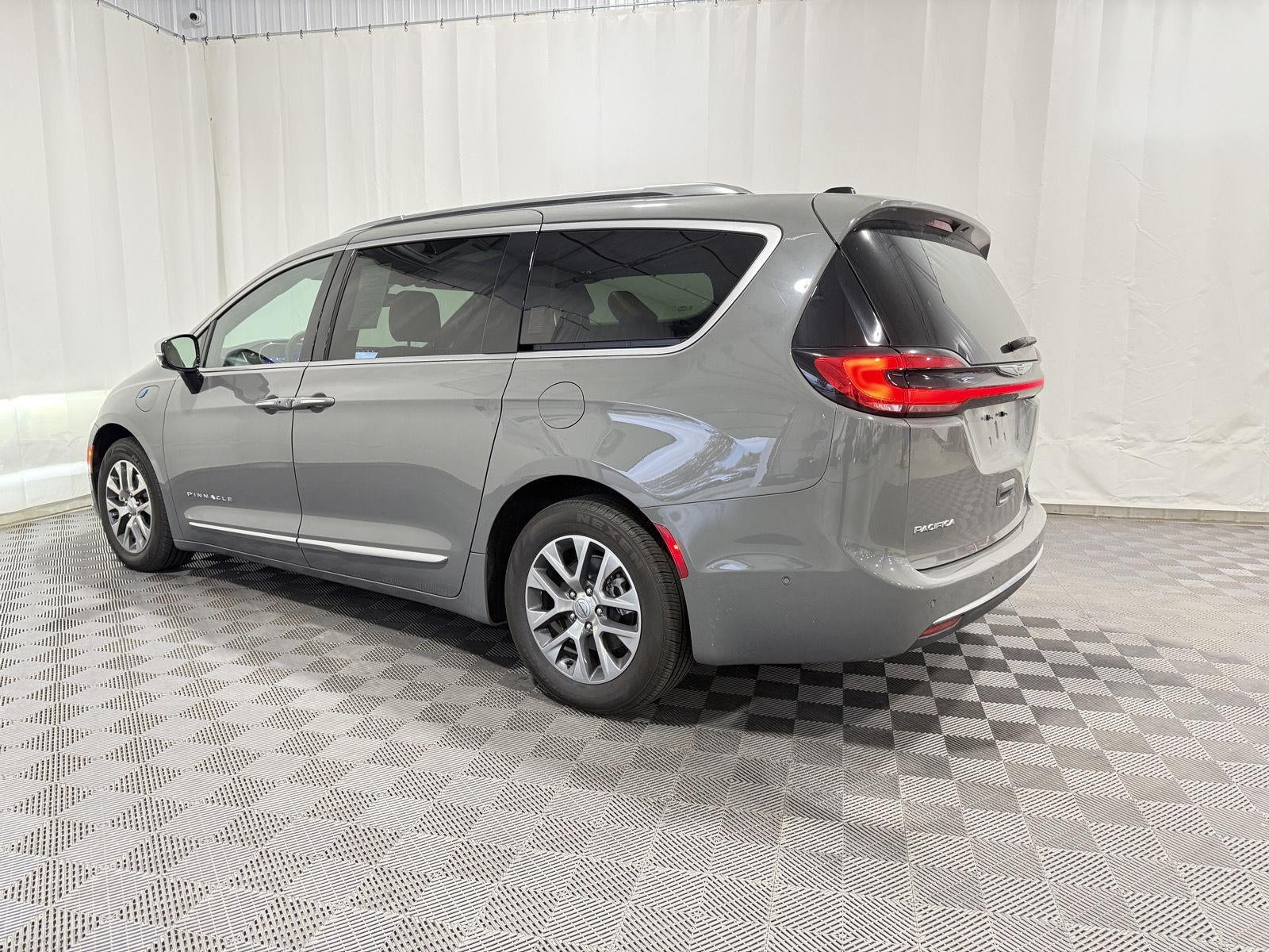 2023 Chrysler Pacifica Hybrid Pinnacle