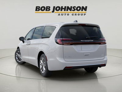 2027 Chrysler Pacifica PACIFICA SELECT AWD