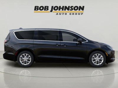 2027 Chrysler Pacifica PACIFICA SELECT AWD