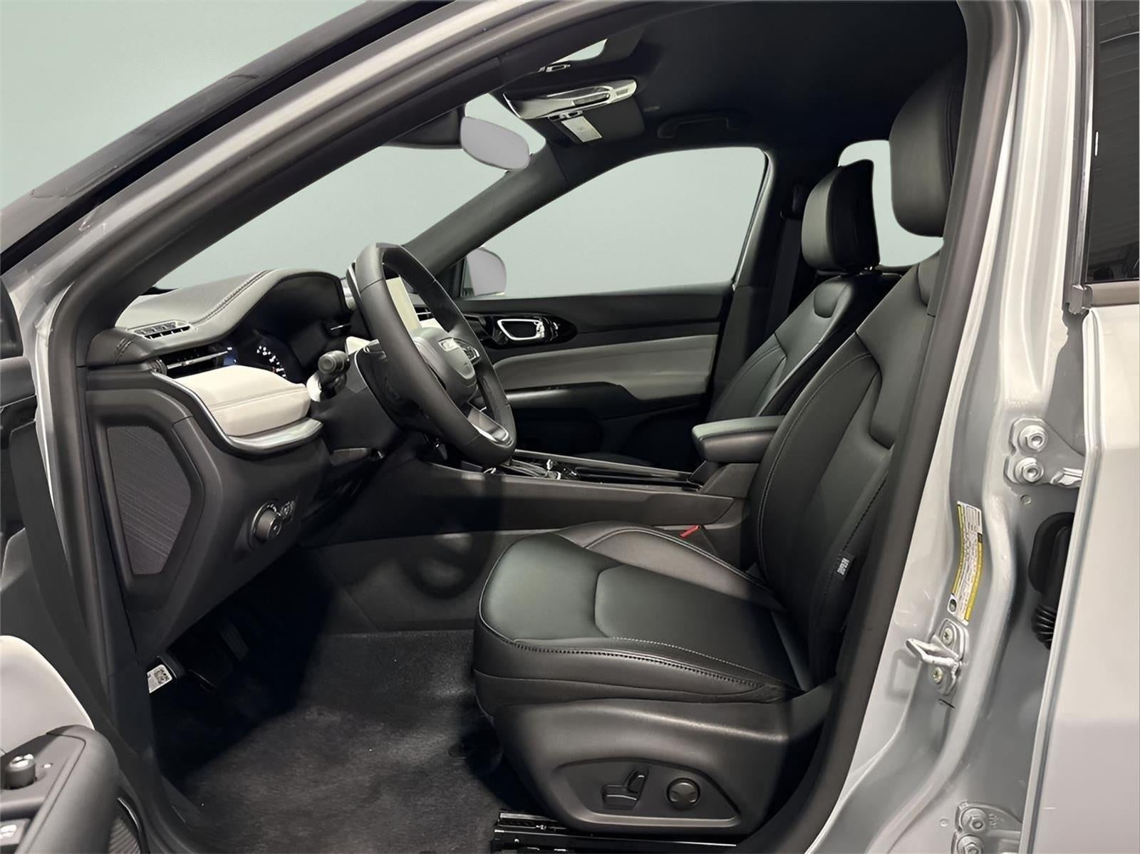 2025 Jeep Compass COMPASS LIMITED 4X4