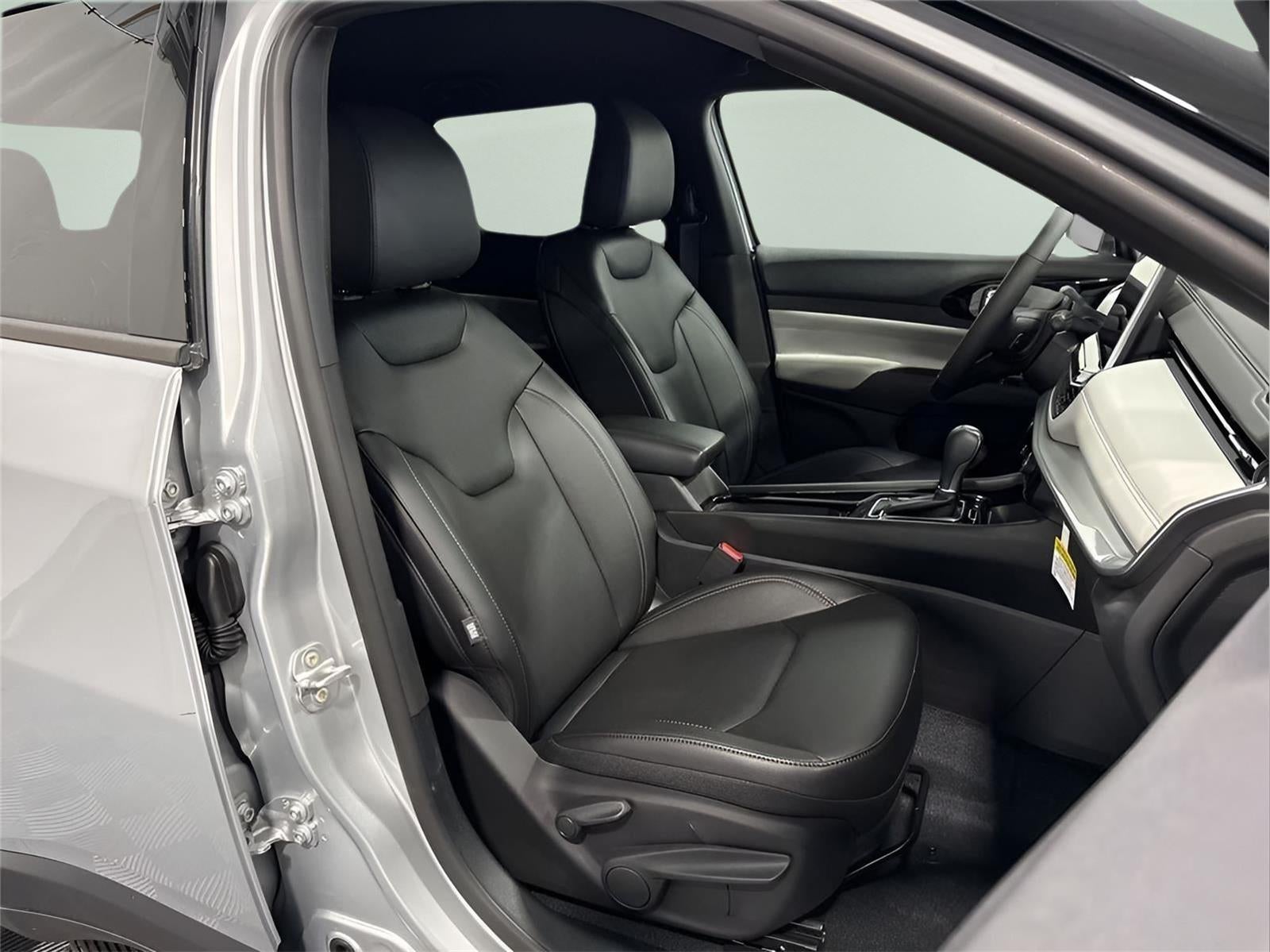 2025 Jeep Compass COMPASS LIMITED 4X4