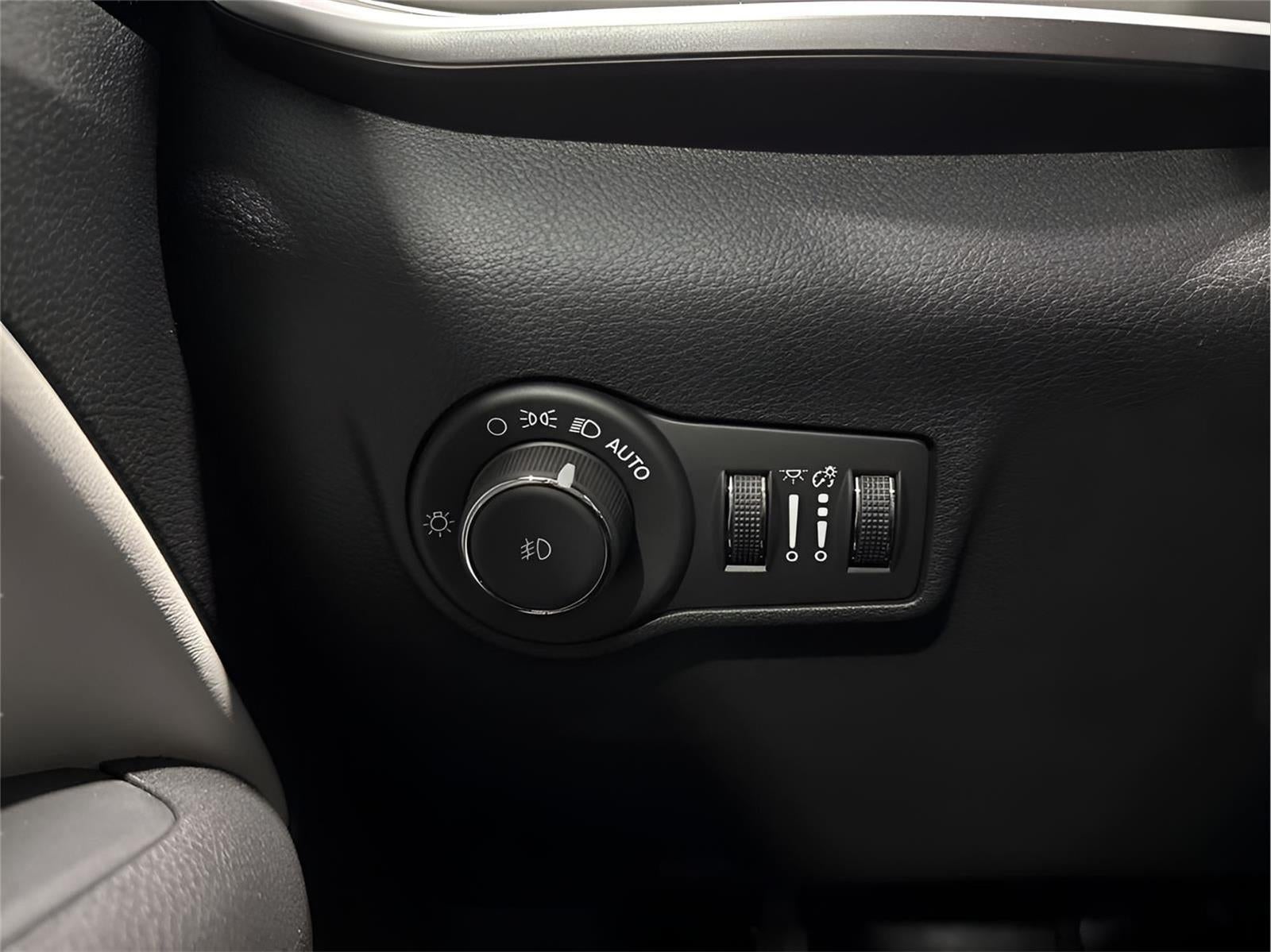 2025 Jeep Compass COMPASS LIMITED 4X4