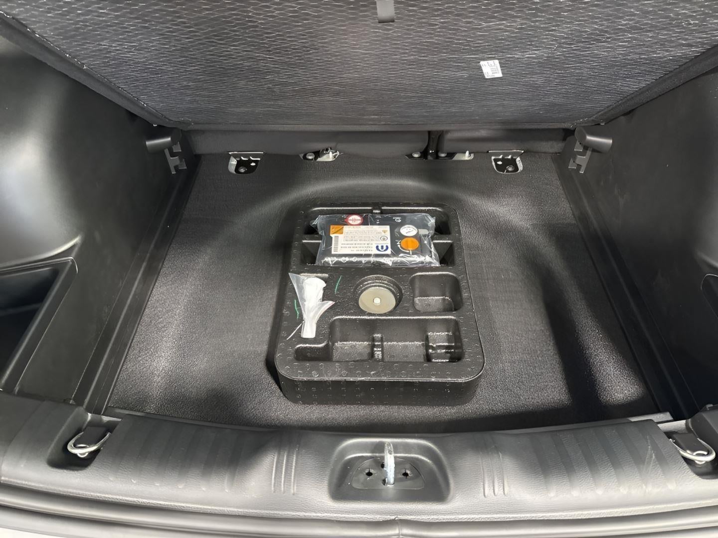 2025 Jeep Compass COMPASS LIMITED 4X4