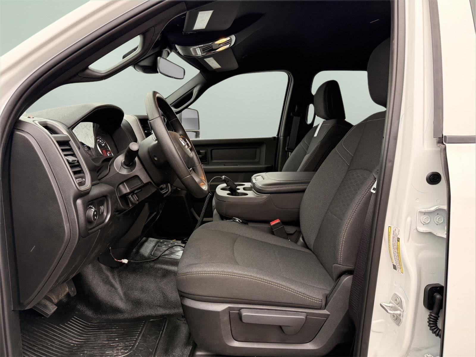 2026 RAM Ram 3500 Chassis Cab RAM 3500 TRADESMAN CREW CAB CHASSIS 4X4 60' CA