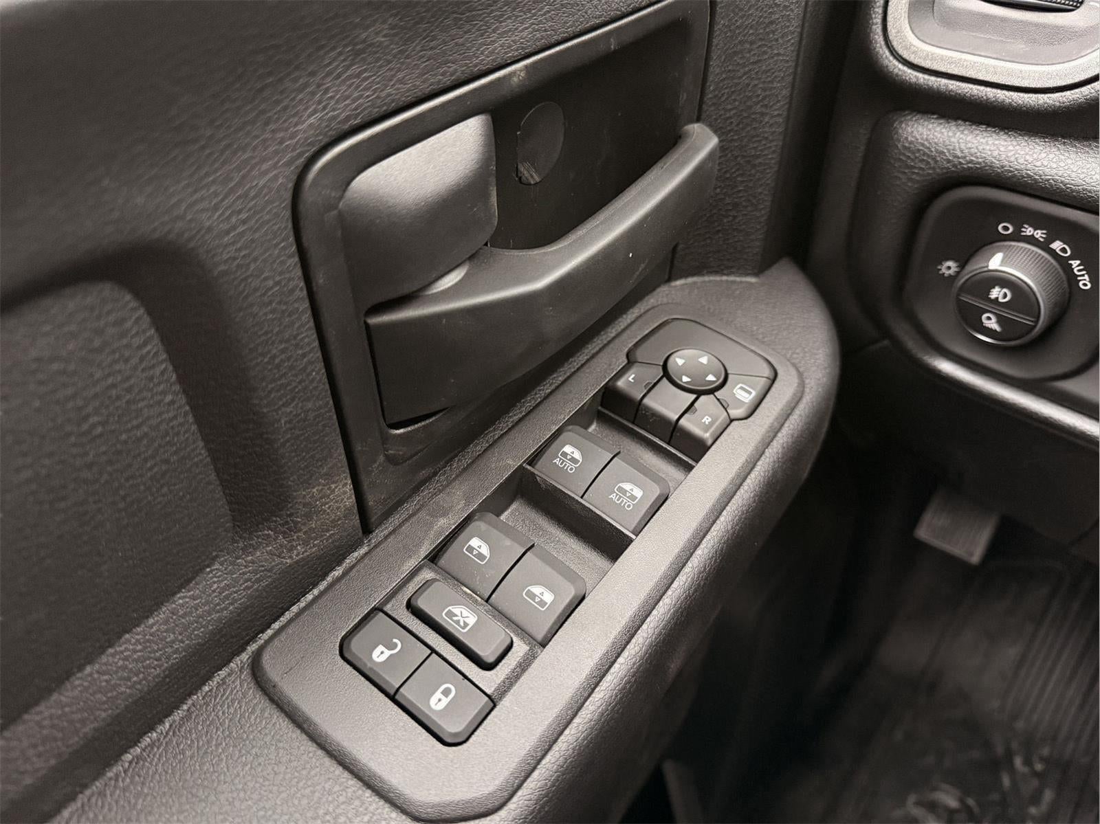 2026 RAM Ram 3500 Chassis Cab RAM 3500 TRADESMAN CREW CAB CHASSIS 4X4 60' CA