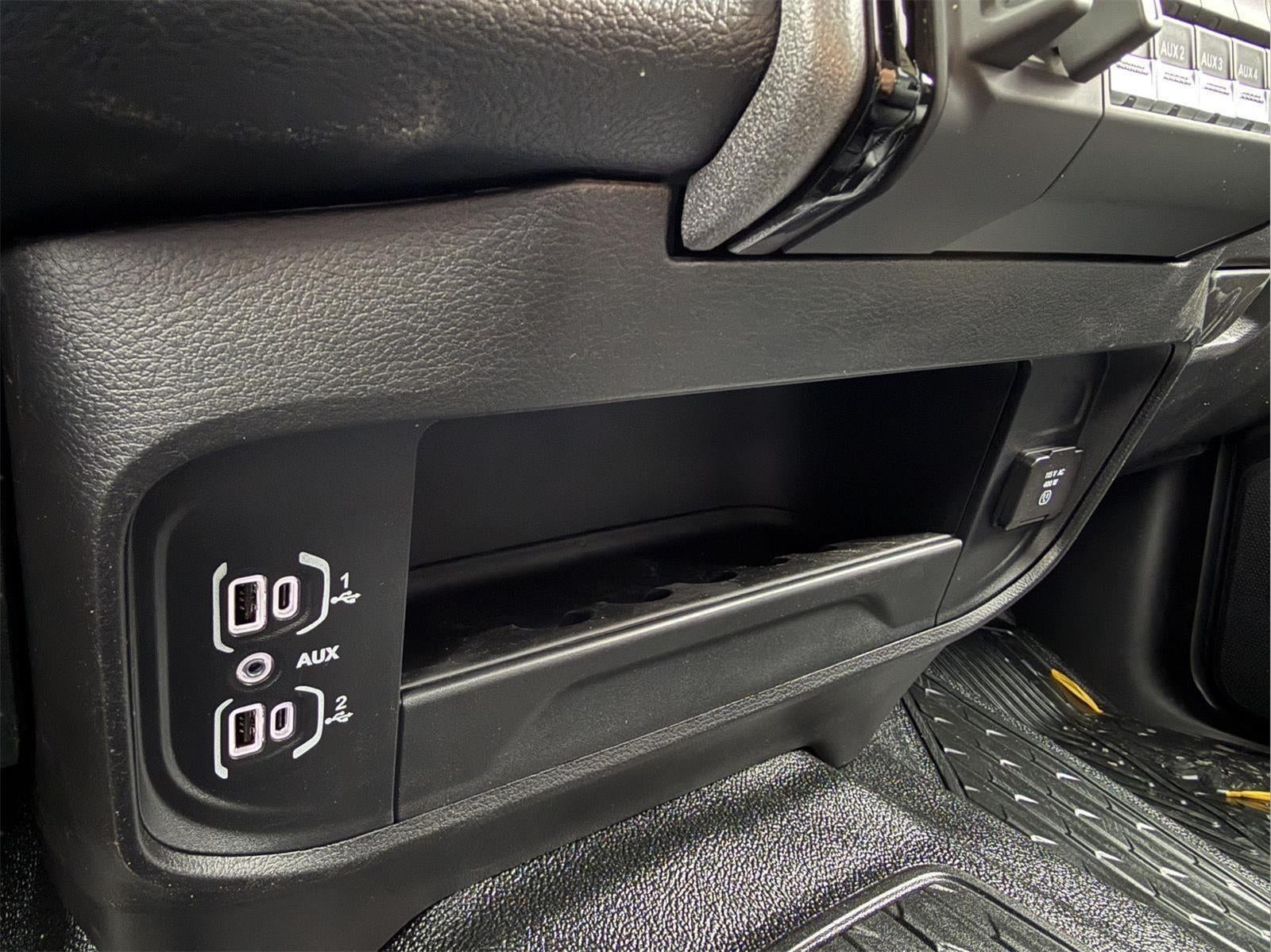 2026 RAM Ram 3500 Chassis Cab RAM 3500 TRADESMAN CREW CAB CHASSIS 4X4 60' CA