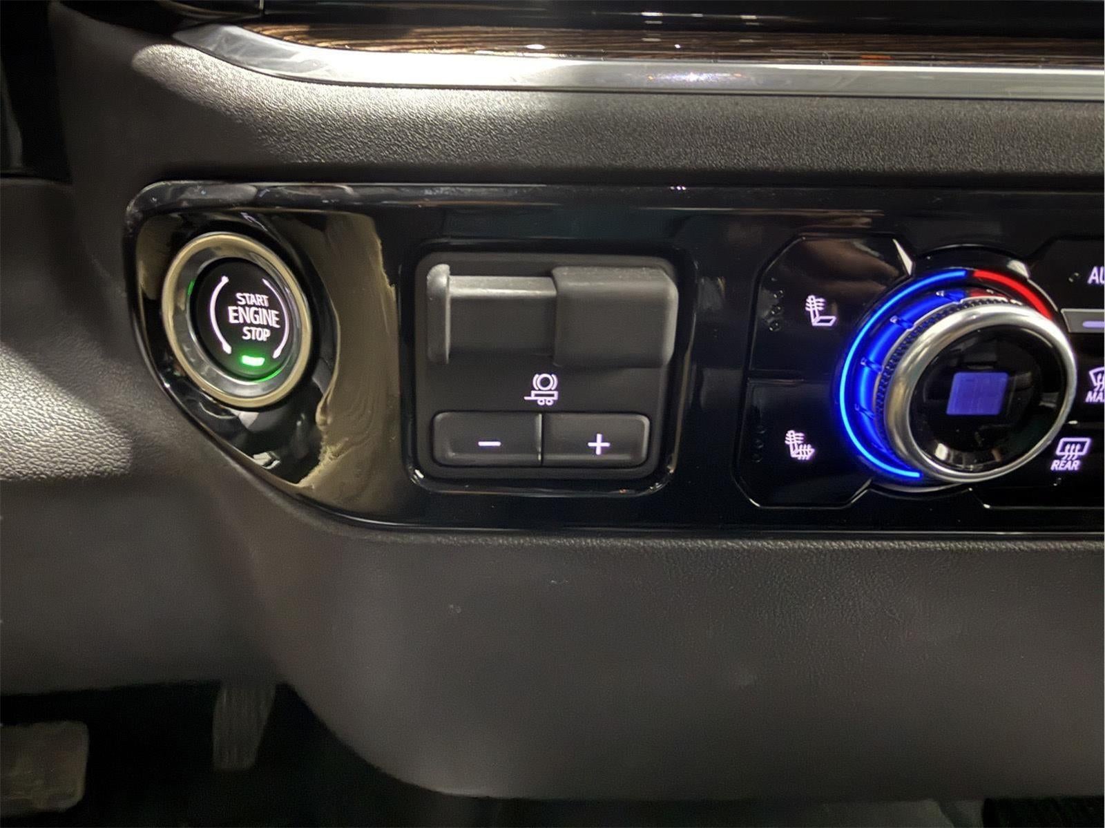 2025 GMC Sierra 1500 4WD Crew Cab Short Box Elevation with 3SB