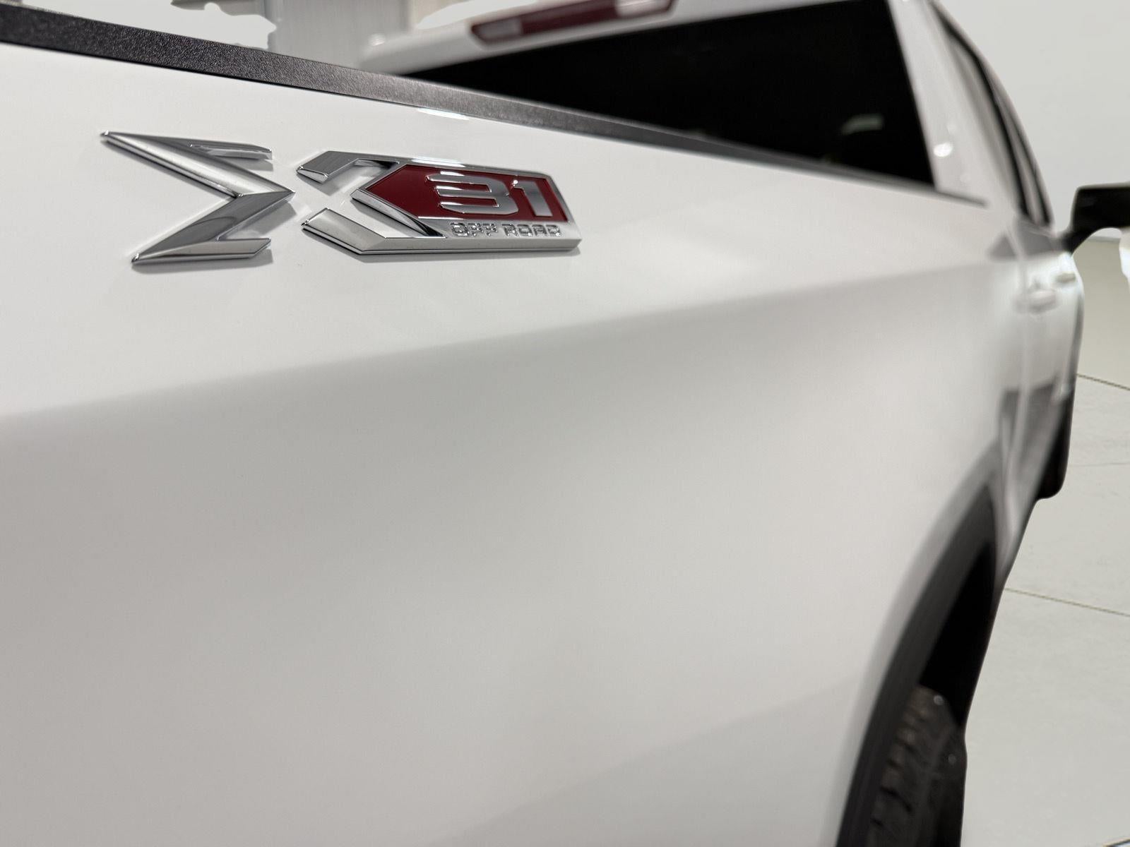 2025 GMC Sierra 1500 4WD Crew Cab Short Box Elevation with 3SB