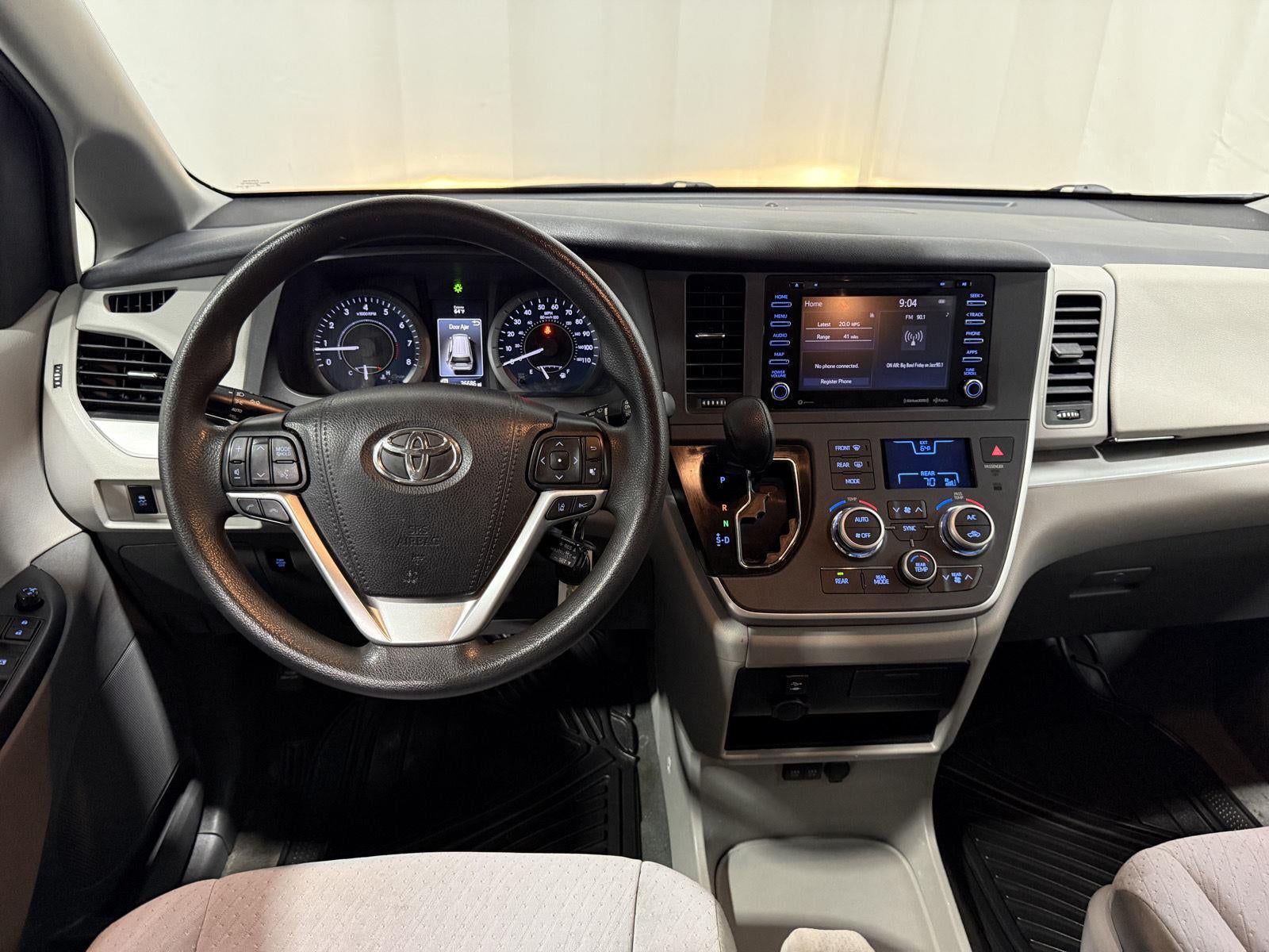 2020 Toyota Sienna LE