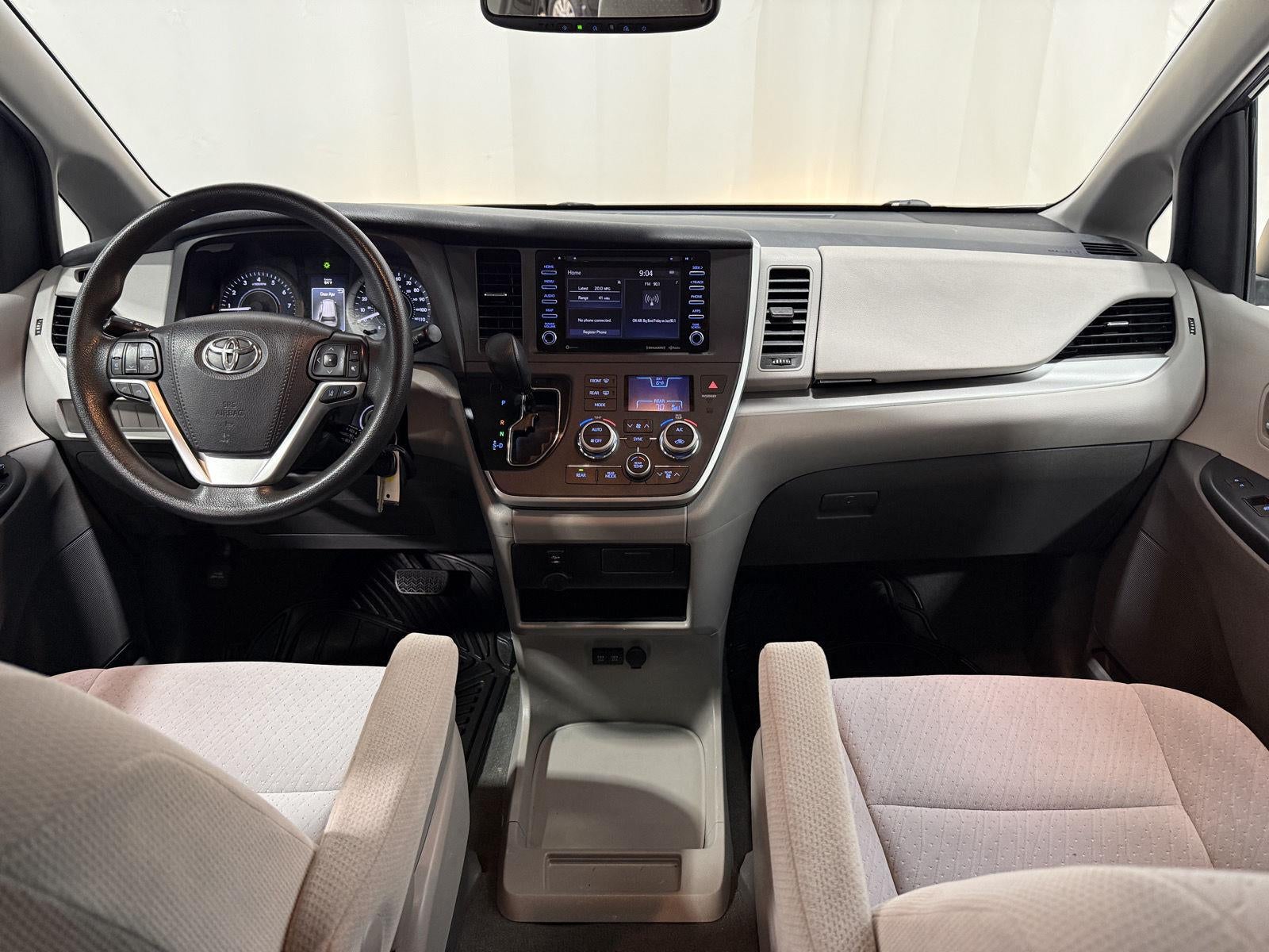2020 Toyota Sienna LE
