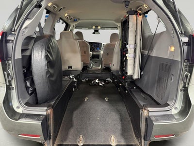2020 Toyota Sienna LE