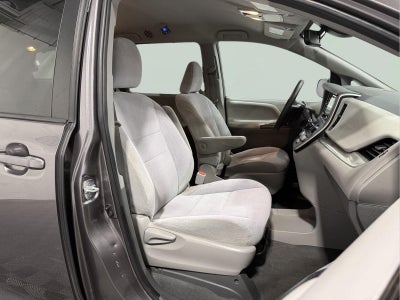 2020 Toyota Sienna LE
