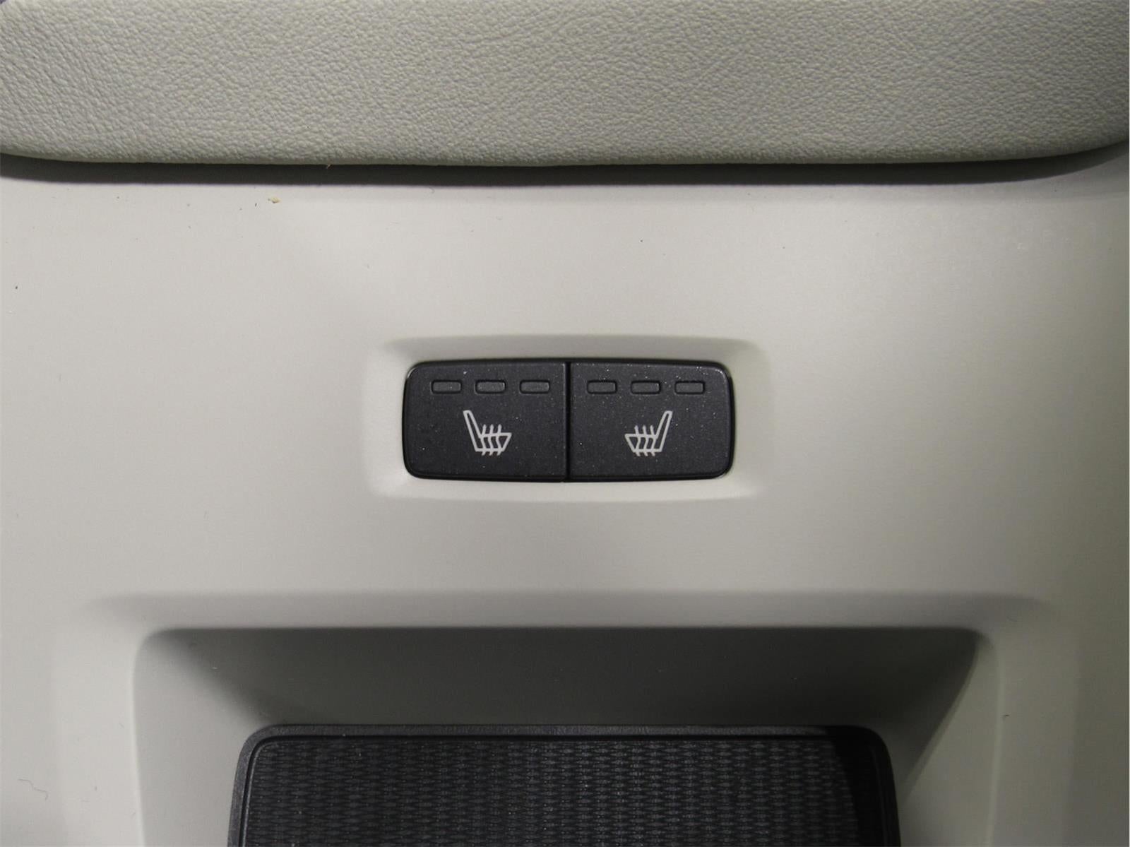 2023 Volvo S60 B5 Plus Dark Theme