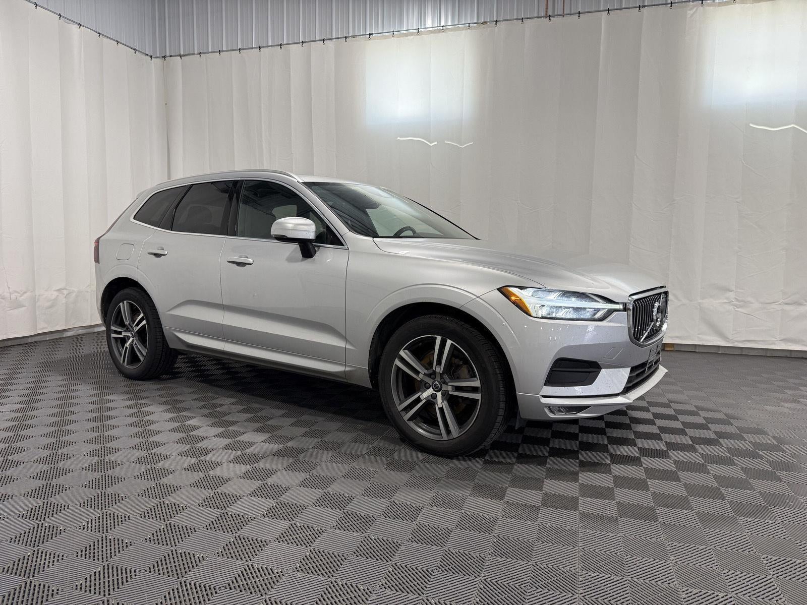 2021 Volvo XC60 T6 Momentum AWD's photo