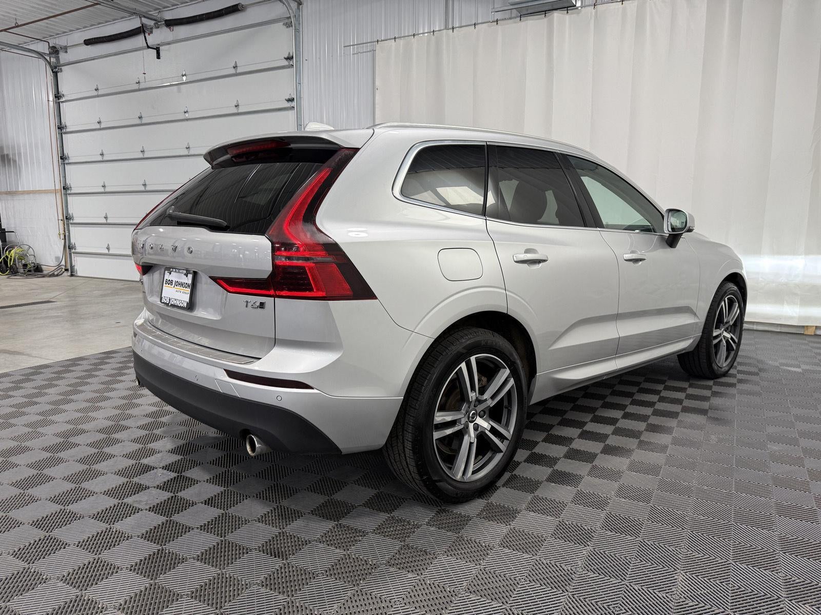 2021 Volvo XC60 T6 Momentum