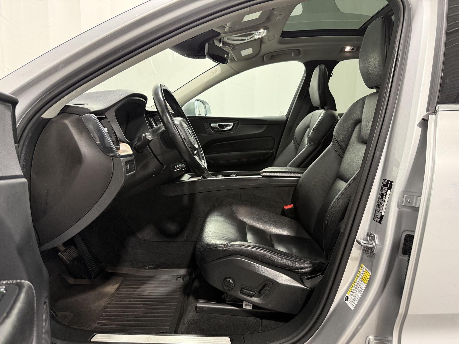 2021 Volvo XC60 T6 Momentum