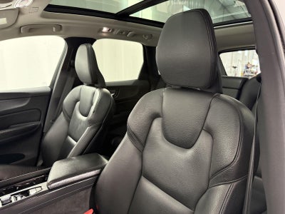 2021 Volvo XC60 T6 Momentum