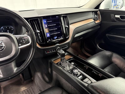 2021 Volvo XC60 T6 Momentum