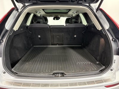 2021 Volvo XC60 T6 Momentum