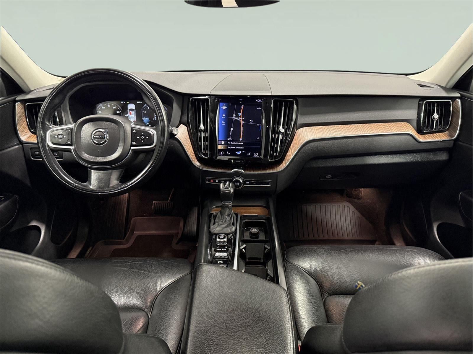 2021 Volvo XC60 T6 Momentum