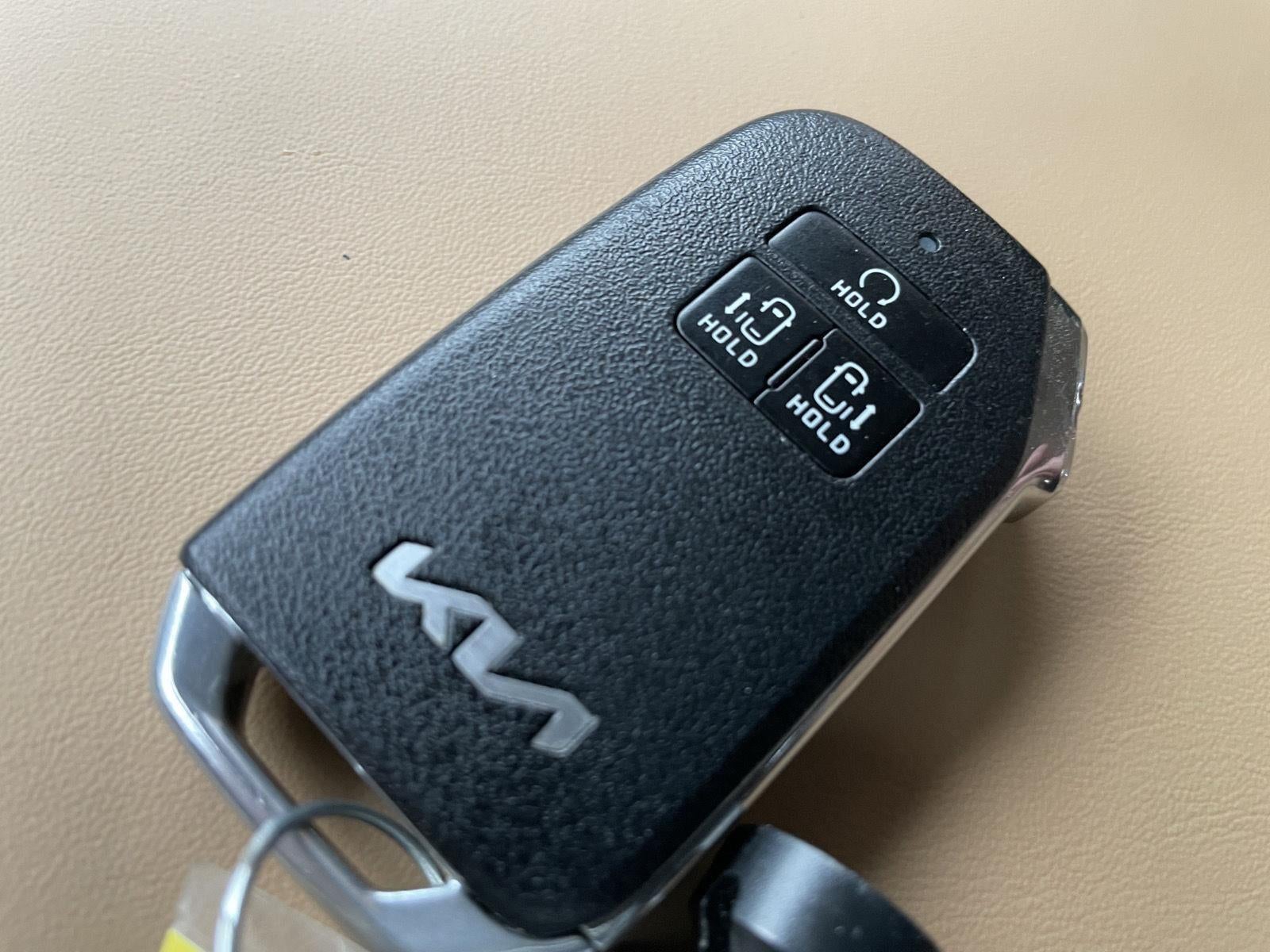 2023 Kia Carnival EX