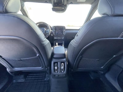 2021 Volvo XC40 R-Design