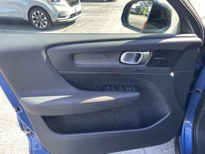 2021 Volvo XC40 R-Design