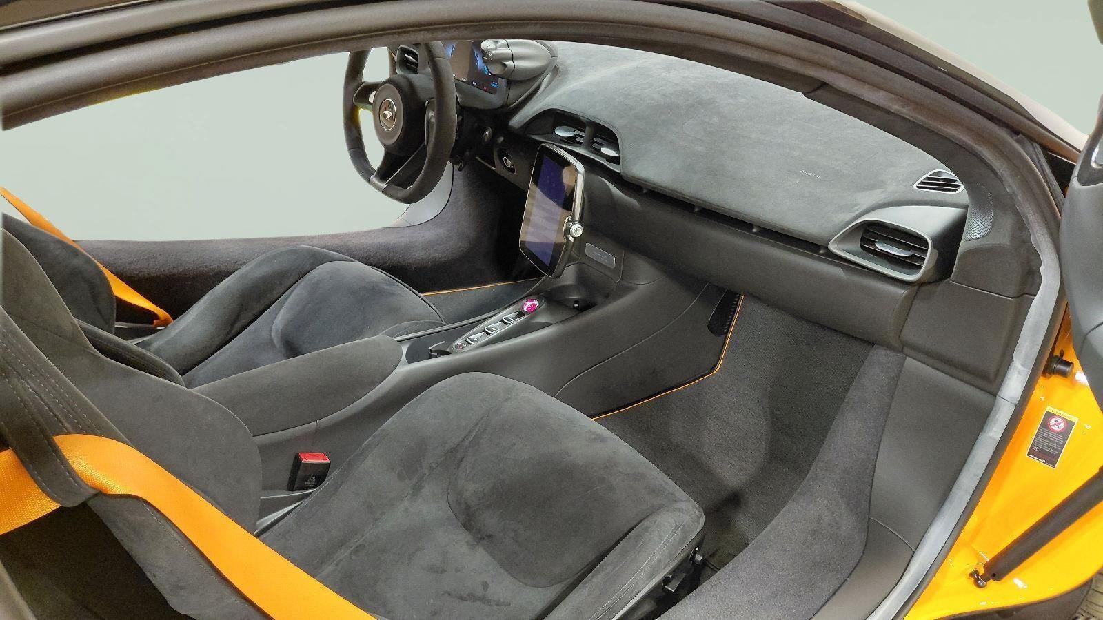 2023 McLaren Artura TechLux