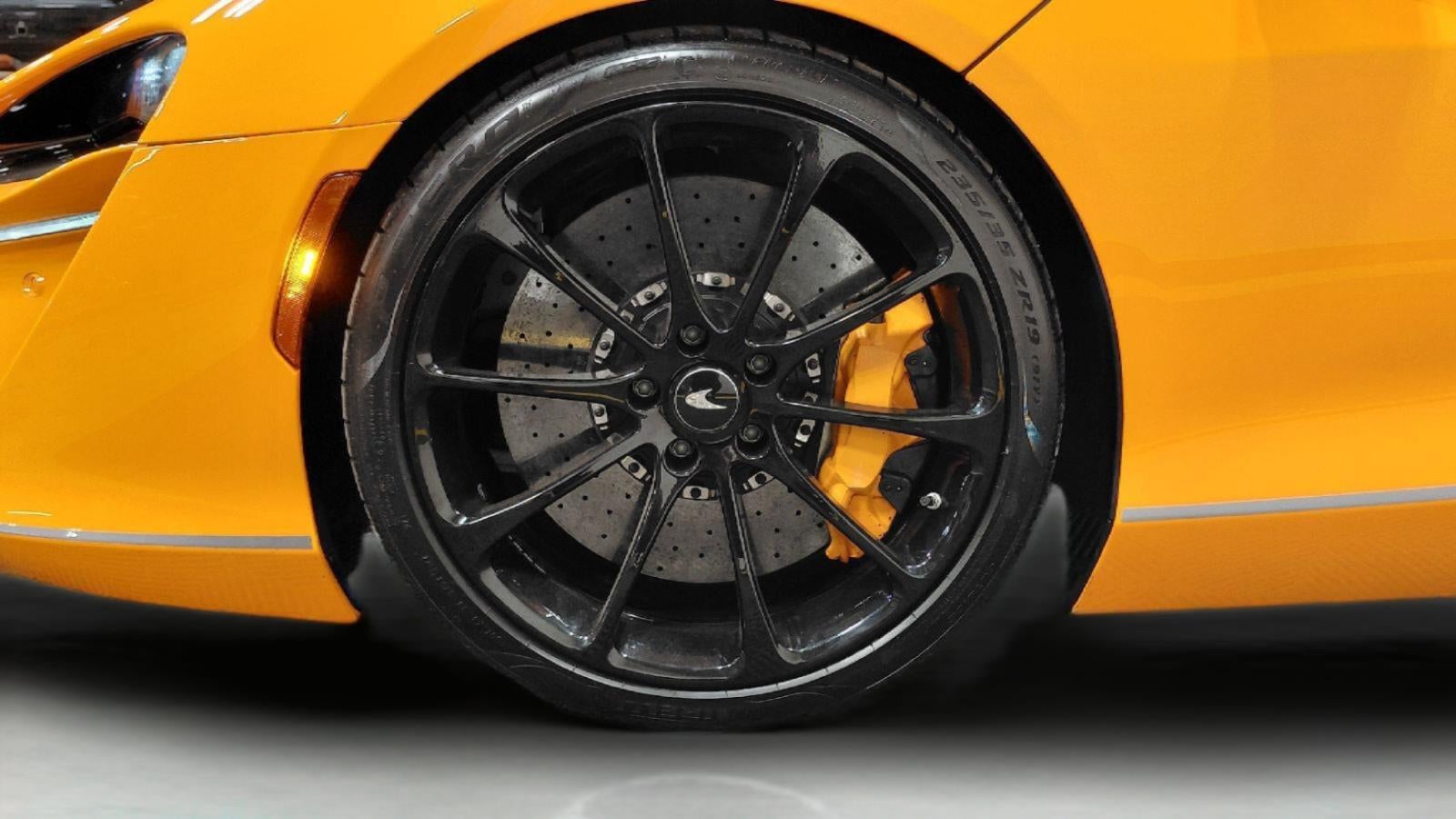 2023 McLaren Artura TechLux